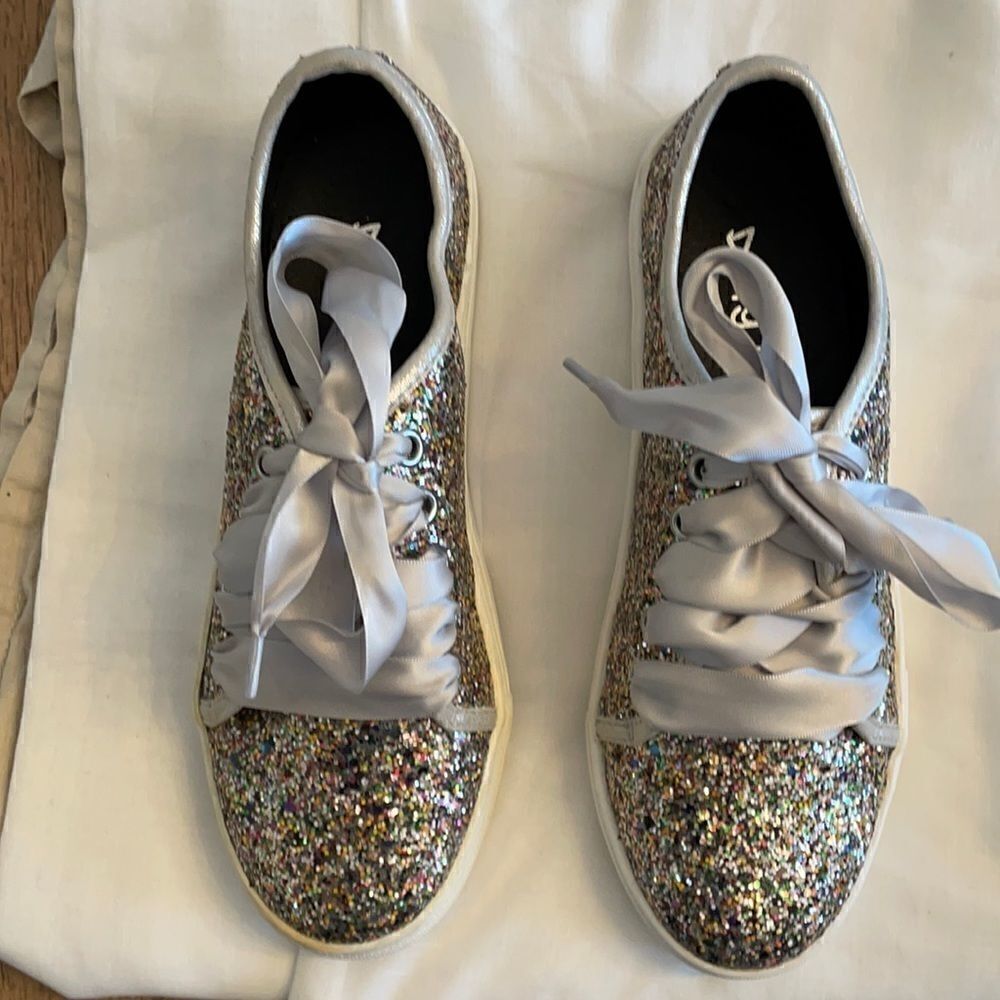 DIRTY LAUNDRY GLITTER SNEAKERS.  NEW